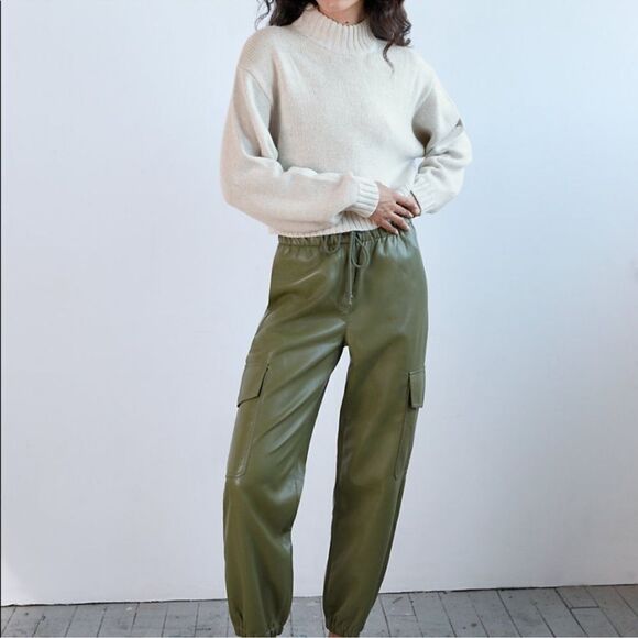 Never Worn Aritzia Wilfred Harper Sweater - Picture 2 of 10